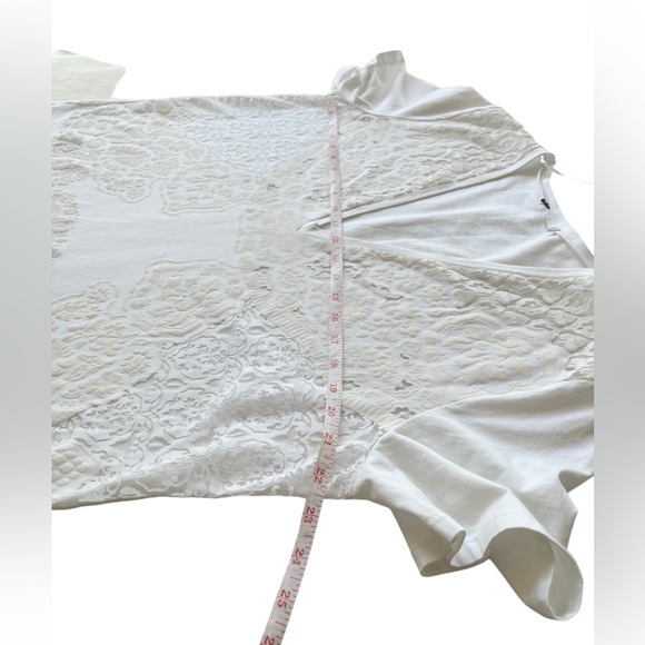 Beautiful V-Neck Top Blouse - Picture 4 of 7